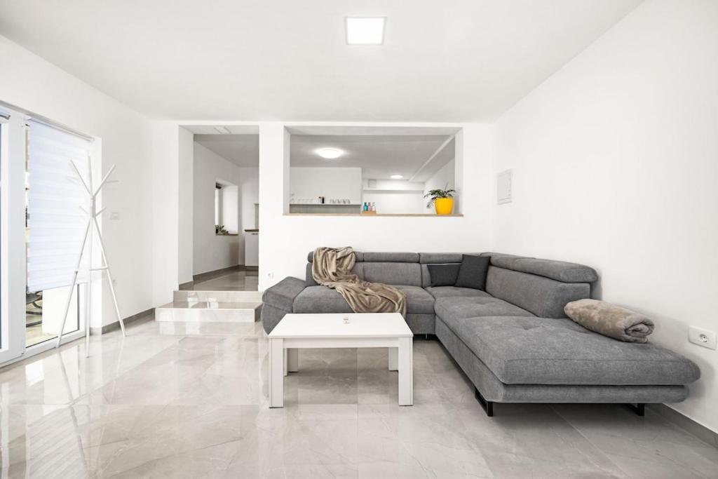 Apartment Olive Garden Near Pula 3 Km From Center And Only 4 Km From The Beach For 4 Persons 外观 照片