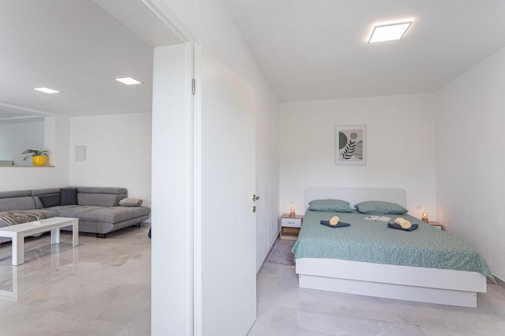 Apartment Olive Garden Near Pula 3 Km From Center And Only 4 Km From The Beach For 4 Persons 外观 照片